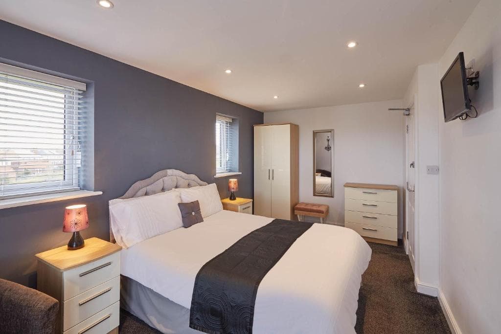 Host & Stay - Baye View Image 1