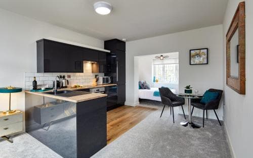 Coppergate Mews Apt 1 Stylish 2 bed 2 bath apartment private entrance Doncaster Image 3