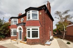 Coppergate Mews Apt 1 Stylish 2 bed 2 bath apartment private entrance Doncaster Image 4