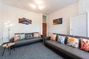 Favour Spacious Inn By Jesouth Image 2