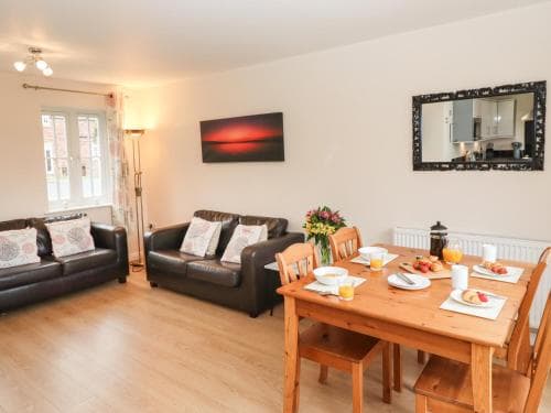 Sleeper Cottage Image 2