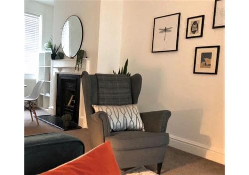 Perfectly Located 4 Storey Townhouse With 2 Parking Spaces In Central Harrogate Image 3