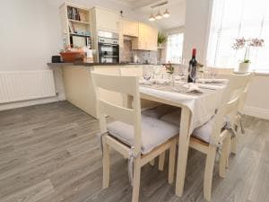 Acorn Cottage Image 7