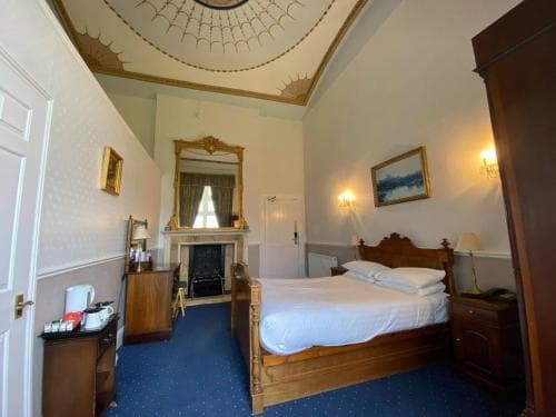 Cave Castle Hotel & Country Club Image 3