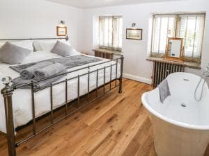 Ha'penny Cottage Image 3