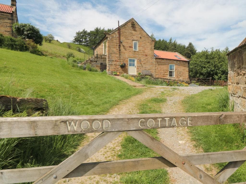 Wood Cottage Image 1