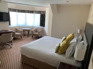 Haleys Hotel Image 3