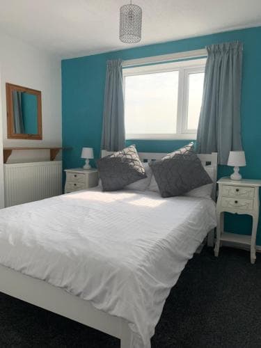 Apartment 3 Marina Holiday Apartments Image 2