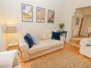 The Holly Tree Image 2