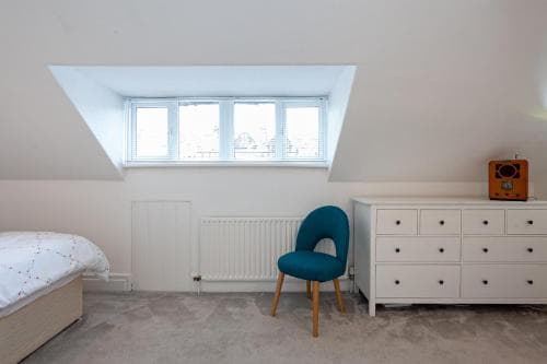 Cosy 2 Bed Apartment - Close to Leeds Centre Image 2