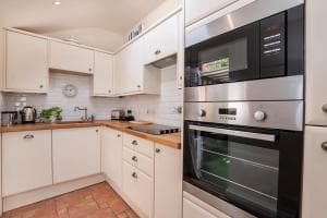 Cavalier Cottage Image 3