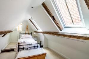 Chez Mannion Image 2