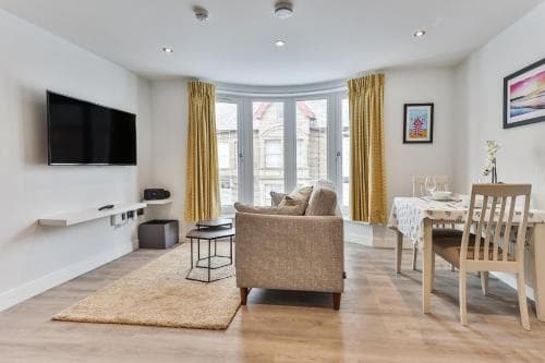 13 Belle House - Apartment 1 Image 8