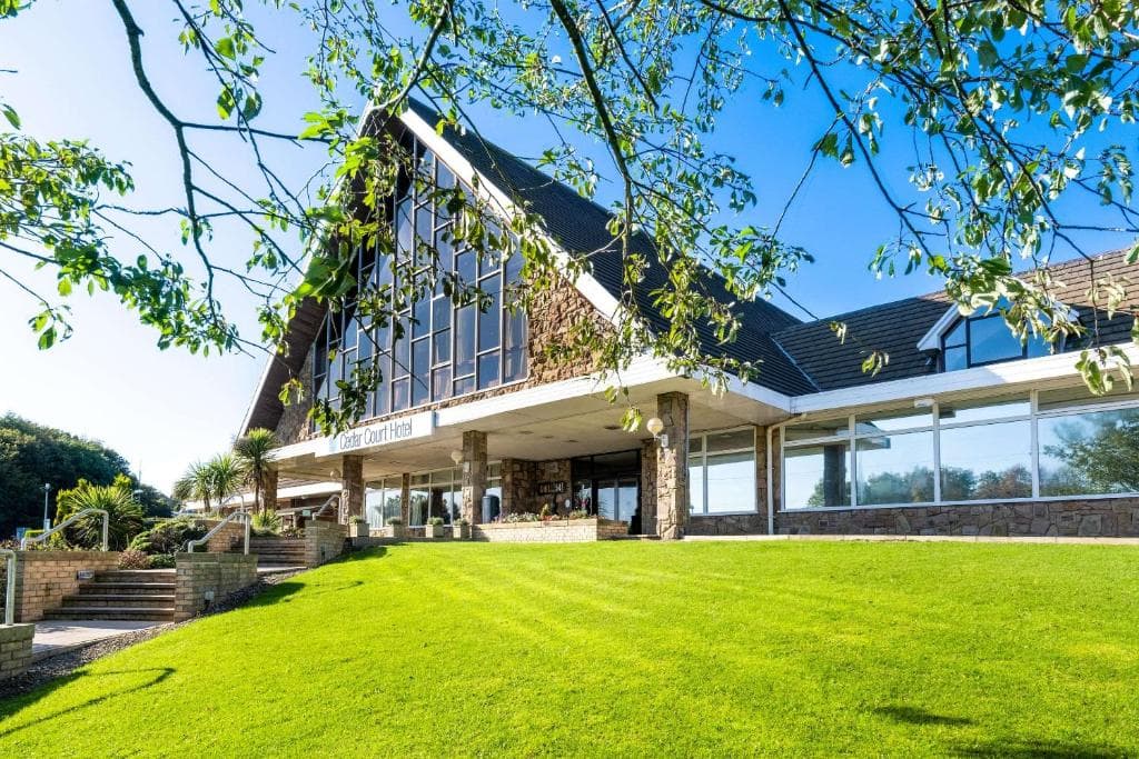 Cedar Court Hotel Huddersfield Image 1