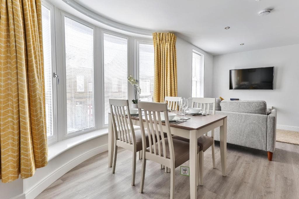 Belle House, Apt 5 Image 2