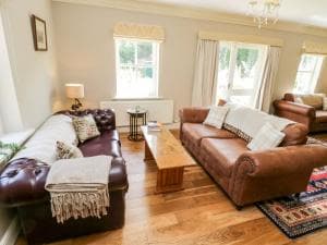 Plum Cottage Image 2