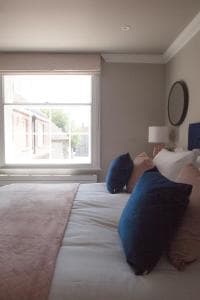 10 Bootham House - luxury city centre apartment Image 2