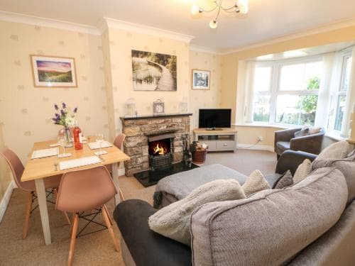 10 Old School Close, Leyburn Image 3