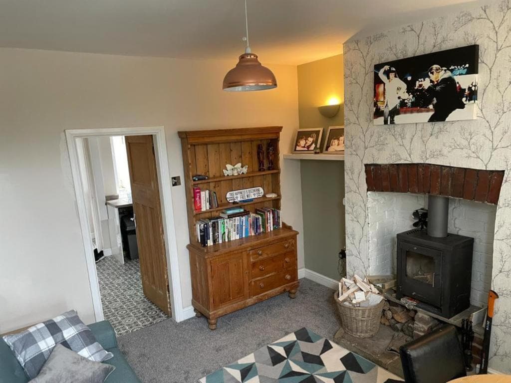 Cosy Cottage edge of Peak District -Log Burner UK Image 1