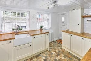 Host & Stay - Mast Cottage Image 2