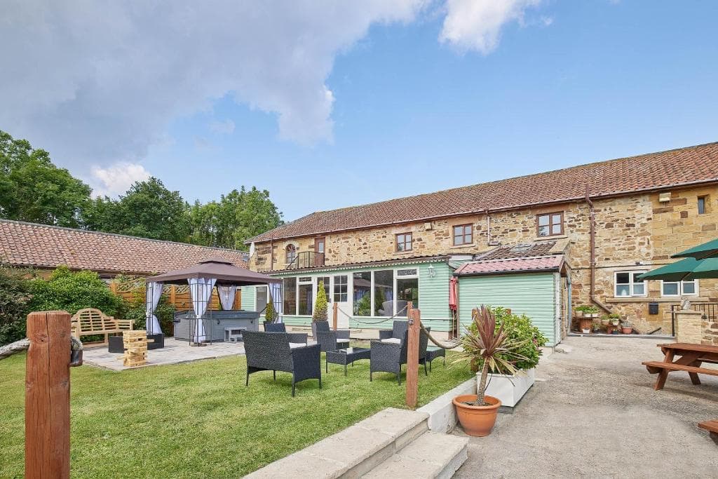 Host & Stay - The Arches Country House Image 1