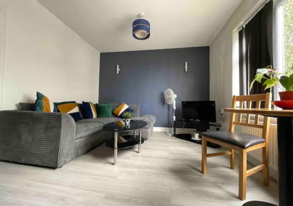 Practical Apartment in Prime Location Image 3