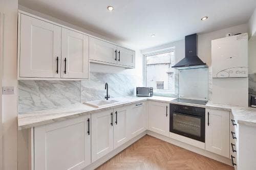 Host & Stay - Whitby Heights Image 3