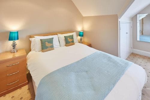 Host & Stay - Rooftops Apartment Image 9