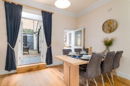 Host & Stay - Railman's Rest Image 3