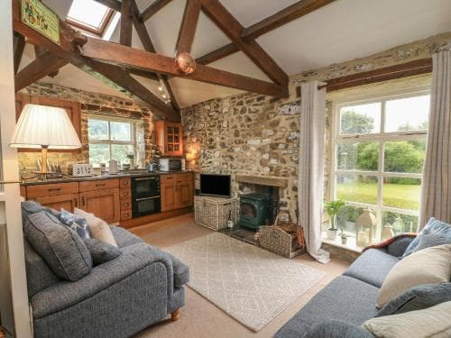 Nuthatch Cottage Image 3