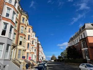 Stylish apartment with free parking, lift & views Image 2