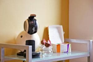 Modern, City Centre, Studio Apartment with FREE WIFI, GYM ACCESS, NETFLIX - West One Image 2