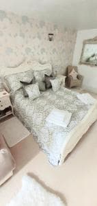 THE GARDEN SUITE Private Suite with Jacuzzi Image 2