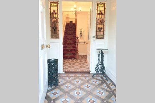 Westfield House - Characterful 7 bedroom townhouse Image 3