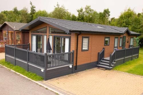 Penny Lodge with Hot Tub Image 2