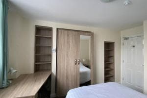 Captivating 2-Bed Apartment in Stockton-on-Tees Image 2