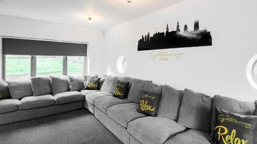 The Leeds Gathering - Hot Tub - EV Charging Image 2