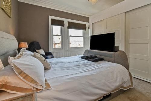 Luxury Apartment Victoria Image 3