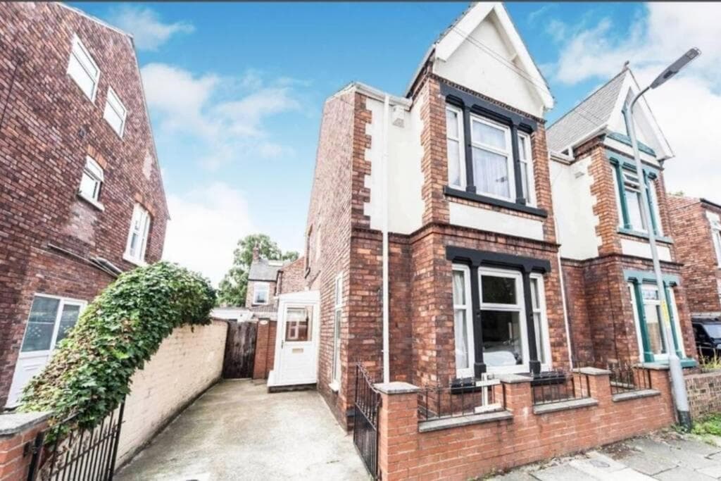 Ellen Avenue Image 1