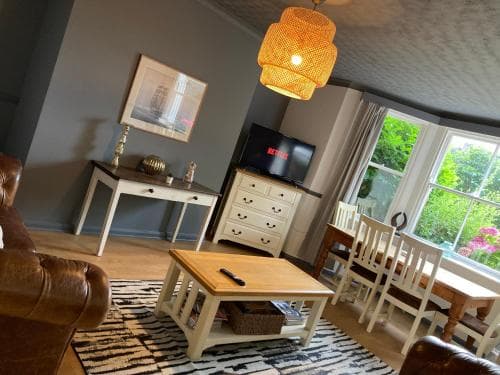 Seafolly with Private Hot Tub - Holiday Home Apartment South Bay Scarborough Image 2