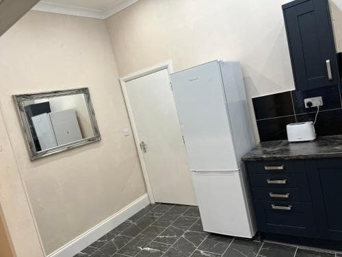 Lovely 1-bedroom apartment in Kingston upon Hull Image 3