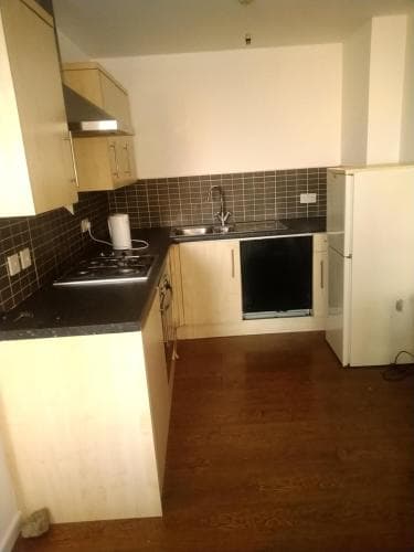 COSY DOUBLE ROOM CLOSE TO UNIVERSITY OF BRADFORD AND CITY CENTRE Image 3
