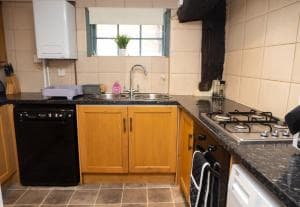 Quay Street Seaside Cottage 1460 by Historic Hotels Image 2