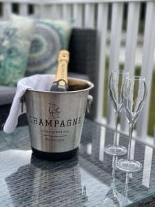 Lakeview Winter Lodge with Hot Tub Image 2