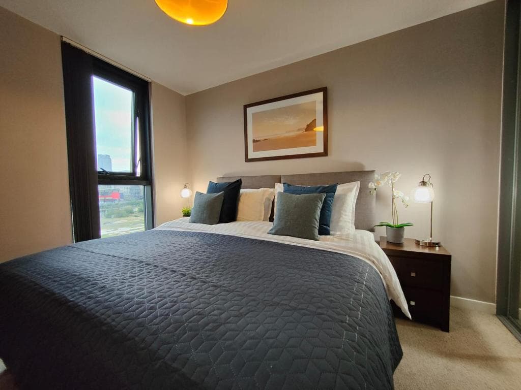 Luxury City Centre 2 bedroom apartment Image 2