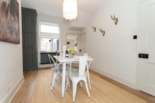 Strawberry Dale Victorian Terrace Image 3