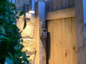 Apperley Bridge View - Modern Cosy & Comfortable Image 2