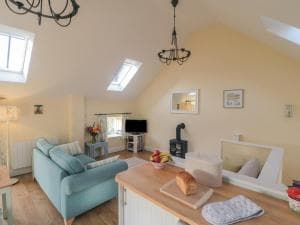 Wood Cottage Image 2