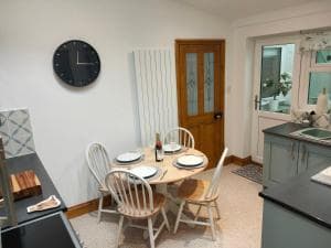 Sandy Cottage Image 2