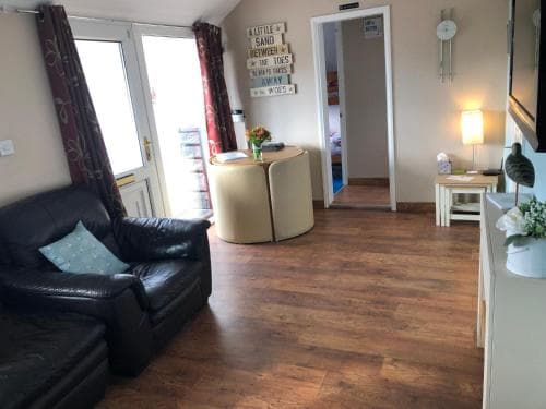 Seabirds - 3 bed chalet, dog friendly, Bridlington Image 3